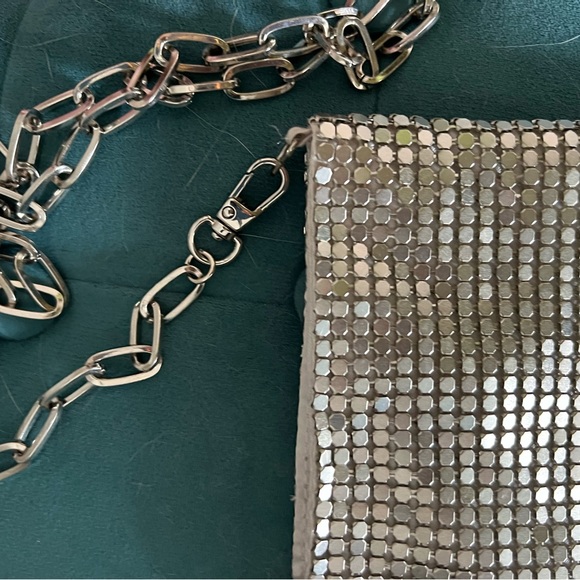 NWOT Urban Outfitters Cleo Chainmail Crossbody Bag Cell Phone - Picture 9 of 14